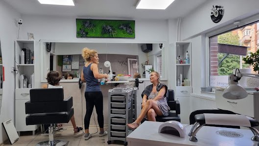 AF1QipM6Y0WsvccUpt2momTUXETwAKlaWJW4LUWAg6yew529-h298-k-no