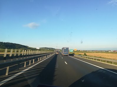AF1QipPSE70VKWdR3JPXo77XIc7PidJyX5yUsg4gBBBpw397-h298-k-no